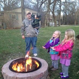 Meet your Posher, Mona